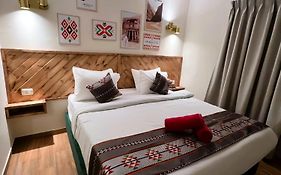 Sandra Hotel